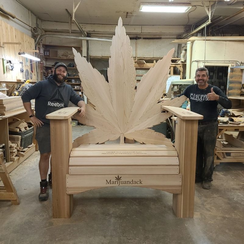 Marijuandack Giant in a workshop setting