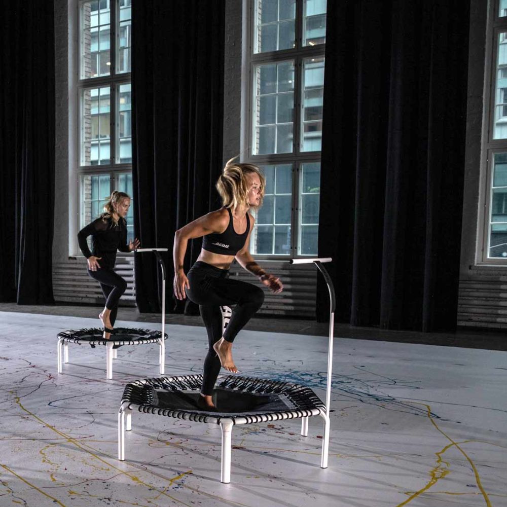 Training with hexagonal fit trampoline